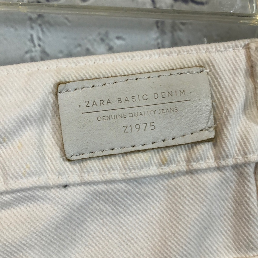 𝅺WHITE Zara Denim Jeans - Picture 5 of 10